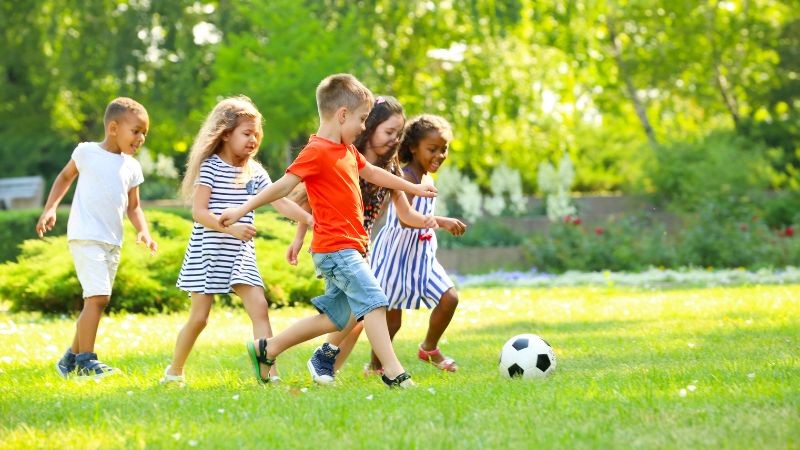 Kleine Fußball-Fans